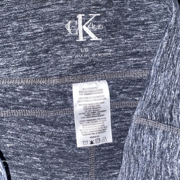 Calvin Klein Grey leggings with zipper pockets size large - Picture 4 of 4